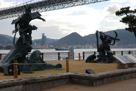 みもすそ川公園・義経と知盛0041.jpg