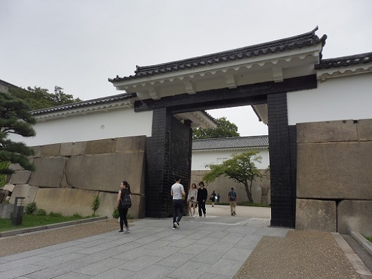 大阪城大手門1300006.jpg
