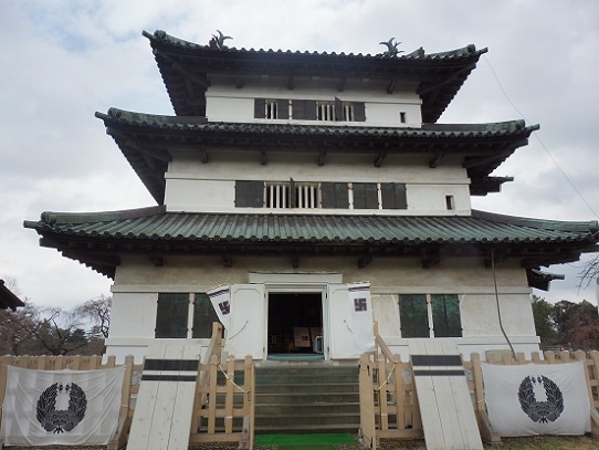 弘前城天守閣1220134.jpg