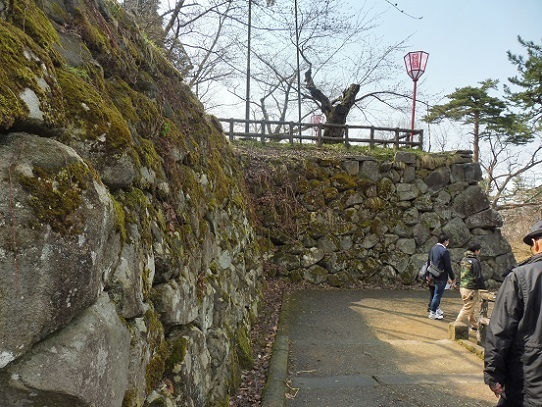弘前城石垣1220139.jpg