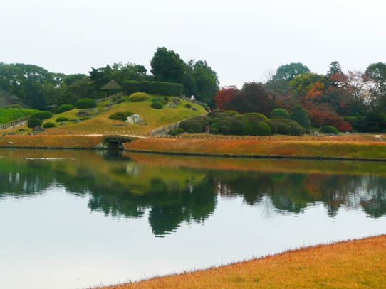 沢の池に映る1050350.jpg